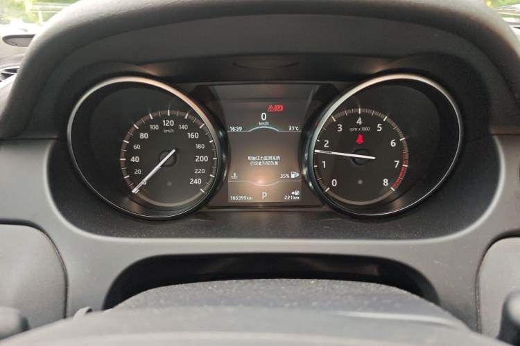 Used Land Rover Discovery Sport 2019 240 PS SE Version China VI Standard Instrument Cluster