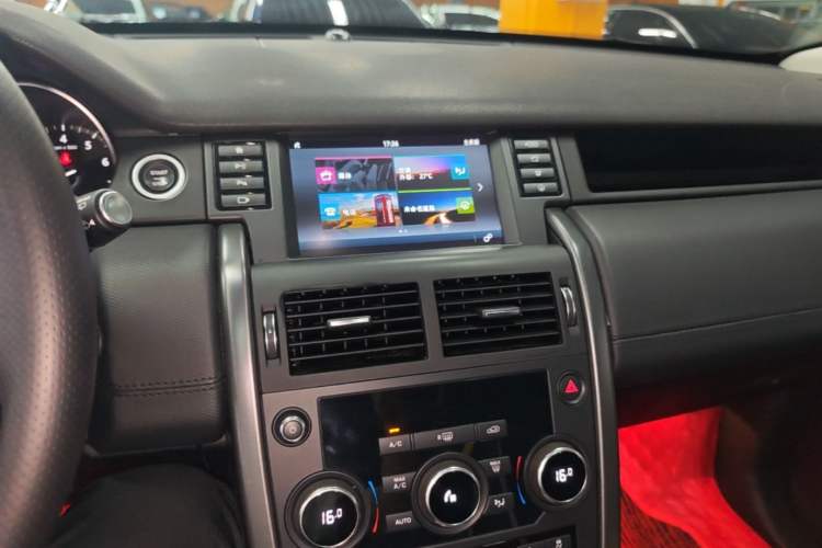 Used Land Rover Discovery Sport 2019 240 PS SE Dynamic Version China VI Standard Audio And AC Panel