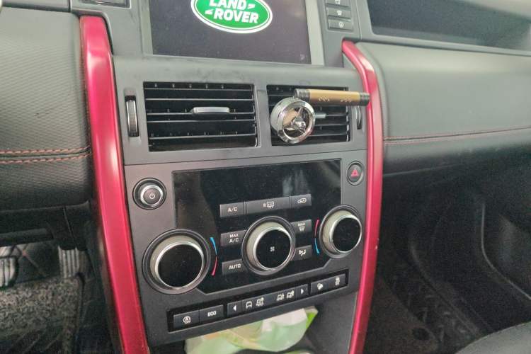 Used Land Rover Discovery Sport 2019 240 PS SE Dynamic Version China V Standard Audio And AC Panel