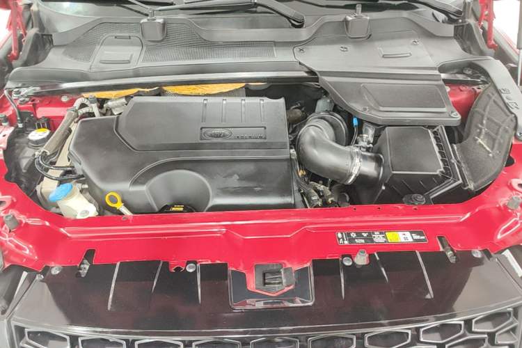 Used Land Rover Discovery Sport 2019 240 PS SE Dynamic Version China VI Standard Engine Bay