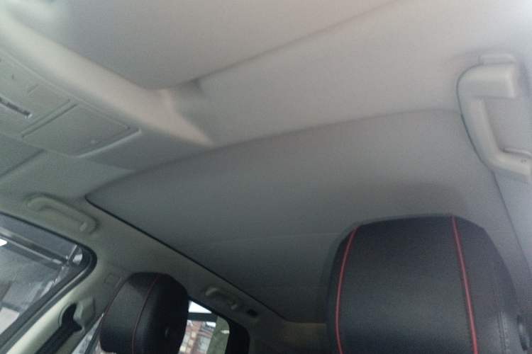 Used Land Rover Discovery Sport 2019 240 PS SE Dynamic Version China VI Standard Headliner
