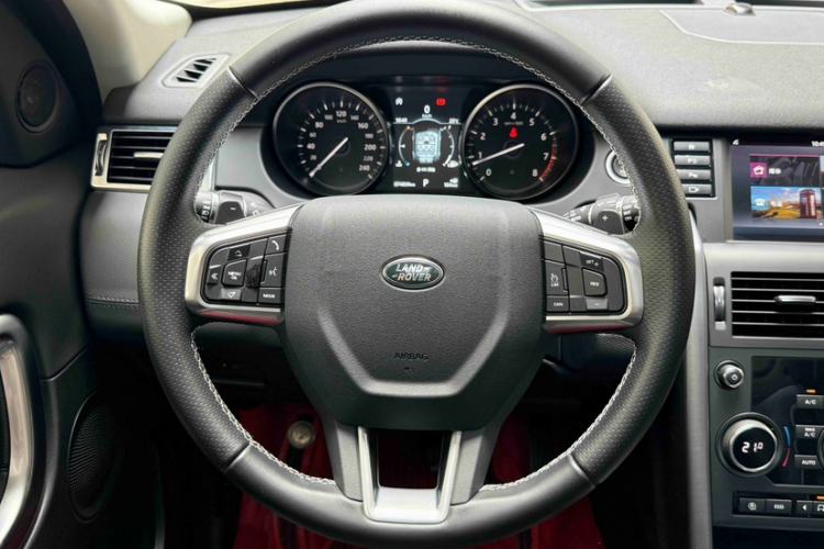 Used Land Rover Discovery Sport 2019 240 PS SE Dynamic Version China VI Standard Interior 3
