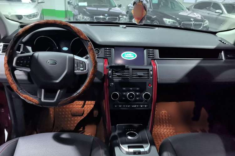 Used Land Rover Discovery Sport 2019 240 PS SE Dynamic Version China VI Standard Interior 3