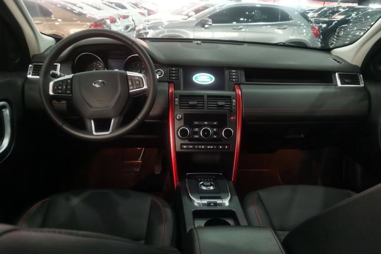 Used Land Rover Discovery Sport 2019 240 PS SE Dynamic Version China VI Standard Interior 3