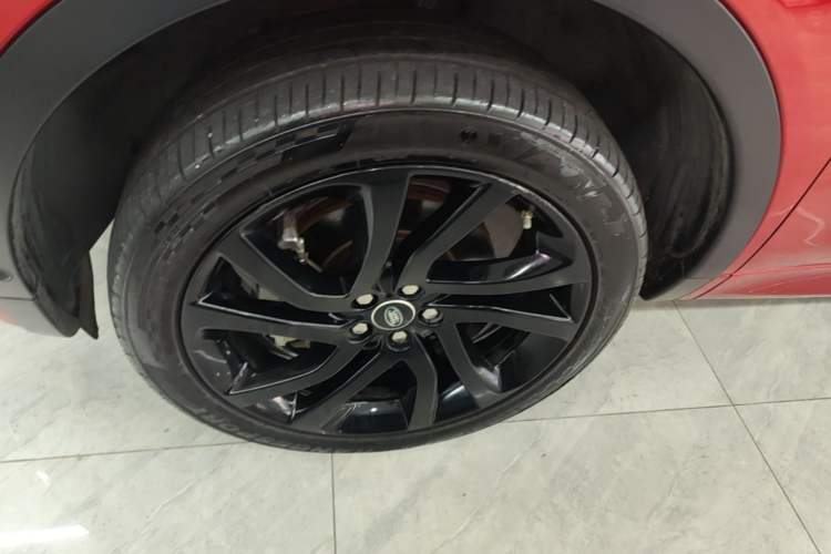 Used Land Rover Discovery Sport 2019 240 PS SE Dynamic Version China VI Standard Left Front Wheel Hub