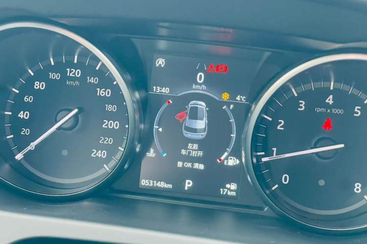 Used Land Rover Discovery Sport 2019 240 PS SE Dynamic Version China VI Standard Odometer Close Up