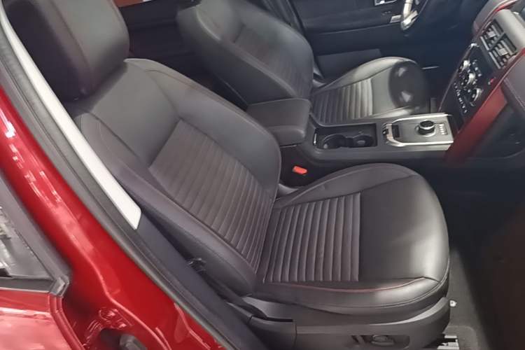 Used Land Rover Discovery Sport 2019 240 PS SE Dynamic Version China VI Standard Right Front Seat