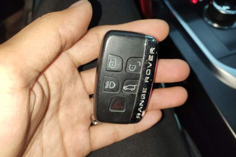 Used Land Rover Discovery Sport 2019 240 PS SE Dynamic Version China VI Standard Vehicle Key