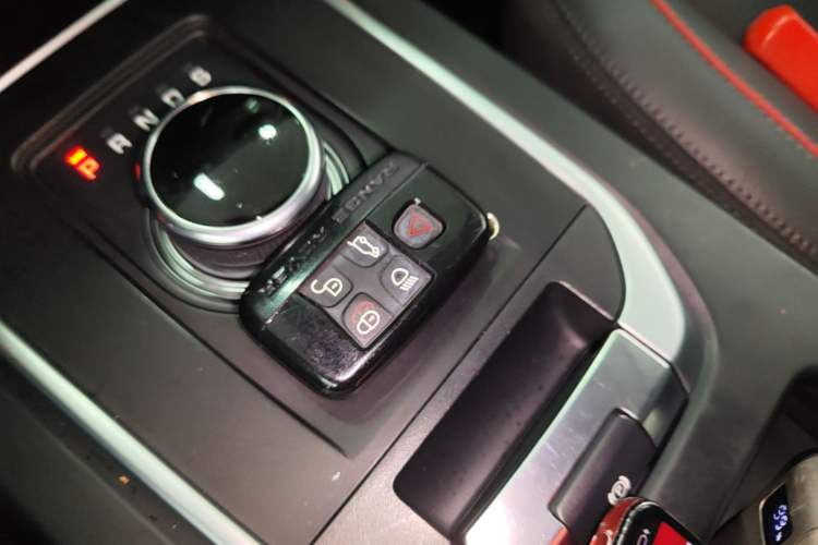 Used Land Rover Discovery Sport 2019 240 PS SE Dynamic Version China VI Standard Vehicle Key