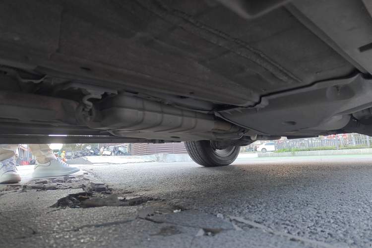 Used Land Rover Discovery Sport 2019 240 PS HSE Version China VI Standard Chassis Front Left