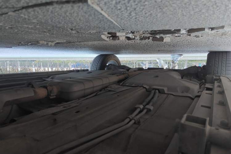 Used Land Rover Discovery Sport 2019 240 PS HSE Version China VI Standard Chassis Front Right