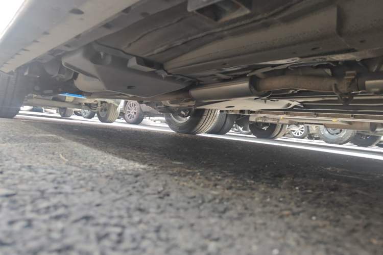Used Land Rover Discovery Sport 2019 240 PS SE Version China VI Standard Chassis Front Right