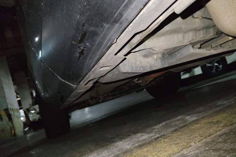 Used Land Rover Discovery Sport 2019 240 PS SE Version China VI Standard Chassis Rear Left