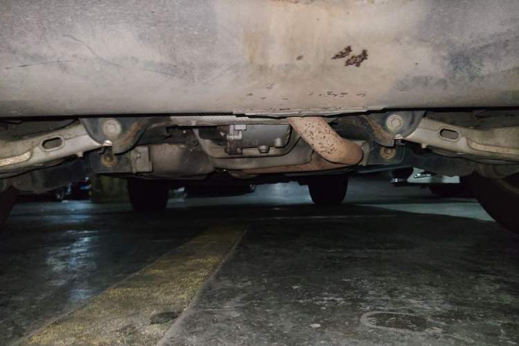 Used Land Rover Discovery Sport 2019 240 PS SE Version China VI Standard Chassis Rear