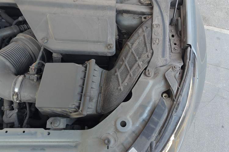 Used Land Rover Discovery Sport 2019 240 PS HSE Version China VI Standard Engine Bay Left