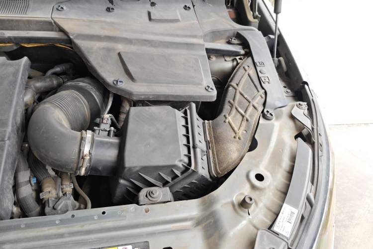 Used Land Rover Discovery Sport 2019 240 PS SE Dynamic Version China VI Standard Engine Bay Left