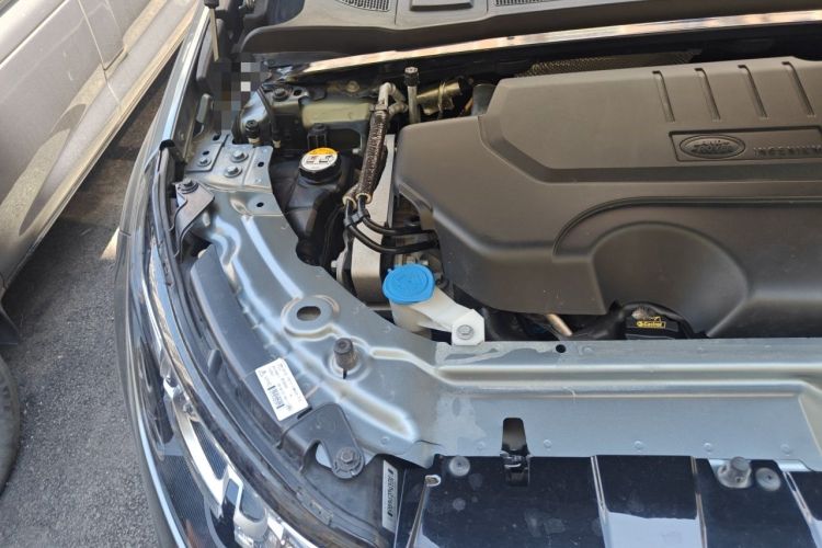 Used Land Rover Discovery Sport 2019 240 PS SE Version China VI Standard Engine Bay Right