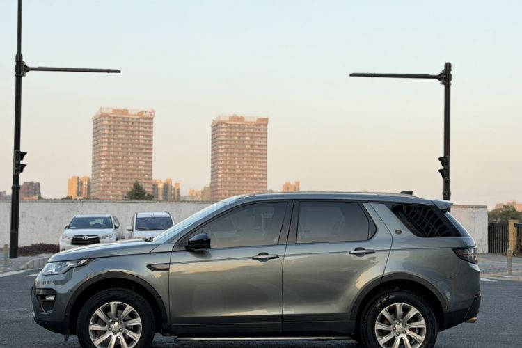 Used Land Rover Discovery Sport 2019 240 PS PURE Edition China VI Standard Exterior 6