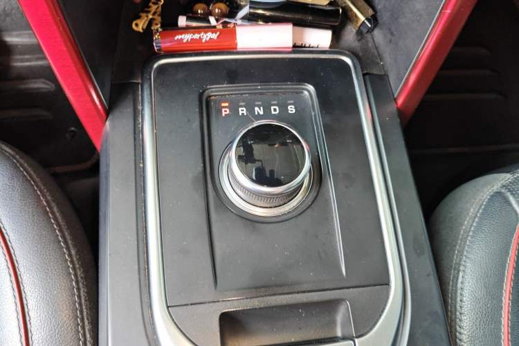 Used Land Rover Discovery Sport 2019 240 PS SE Dynamic Version China VI Standard Gear Lever