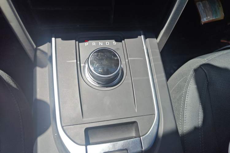 Used Land Rover Discovery Sport 2019 240 PS SE Version China VI Standard Gear Lever