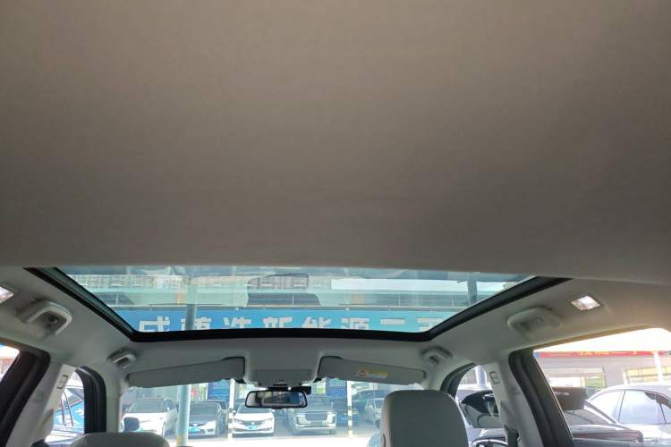 Used Land Rover Discovery Sport 2019 240 PS SE Version China VI Standard Headliner