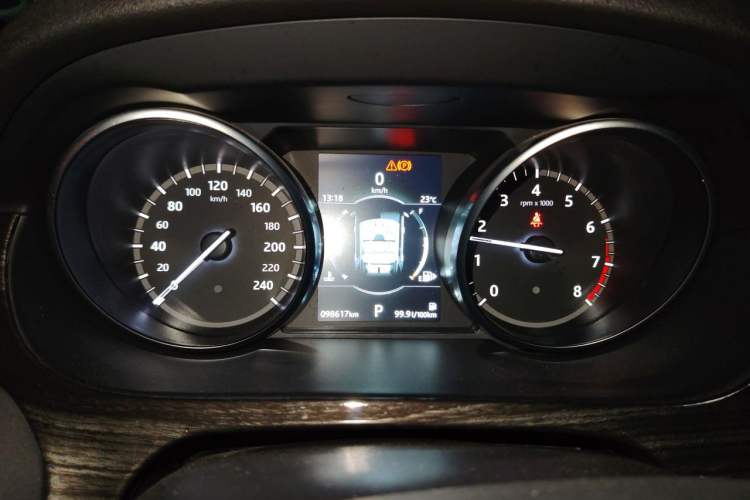 Used Land Rover Discovery Sport 2019 240 PS SE Version China VI Standard Instrument Cluster