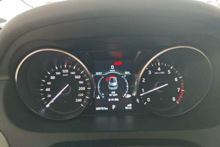 Used Land Rover Discovery Sport 2019 240 PS SE Version China VI Standard Instrument Cluster
