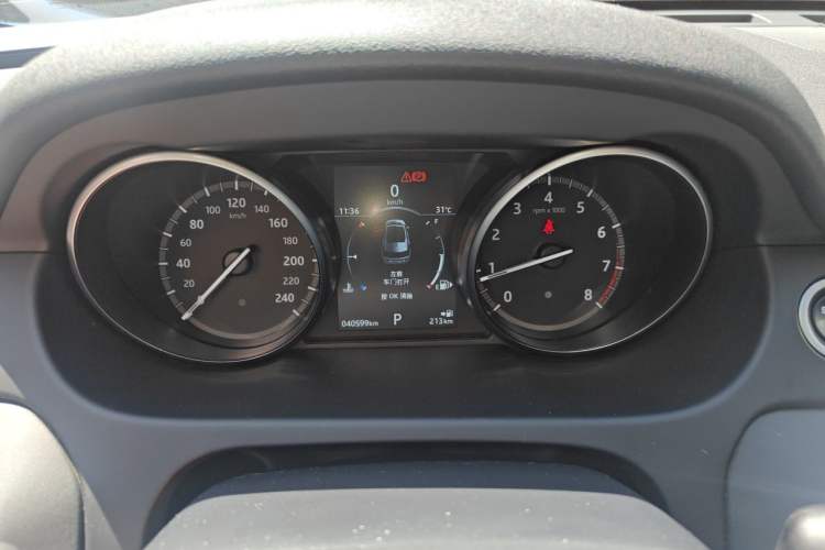 Used Land Rover Discovery Sport 2019 240 PS SE Version China VI Standard Instrument Cluster