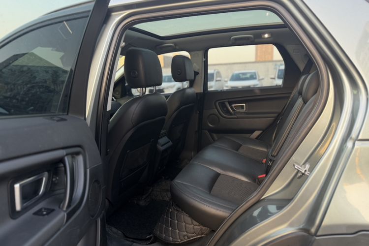 Used Land Rover Discovery Sport 2019 240 PS PURE Edition China VI Standard Interior 10