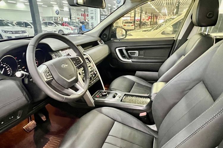 Used Land Rover Discovery Sport 2019 240 PS HSE Version China VI Standard Interior 3