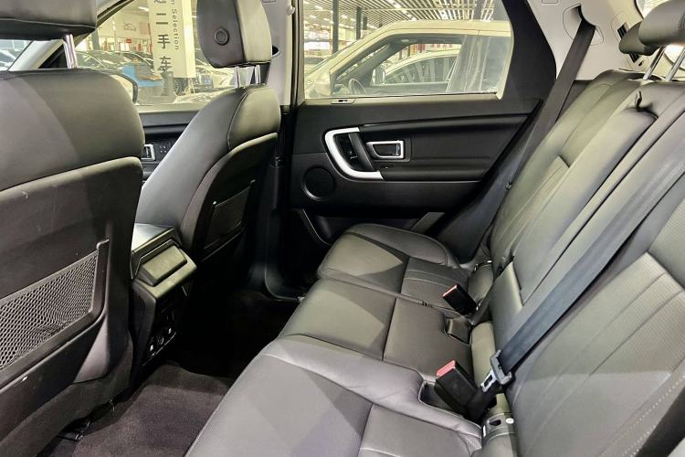 Used Land Rover Discovery Sport 2019 240 PS HSE Version China VI Standard Interior 4