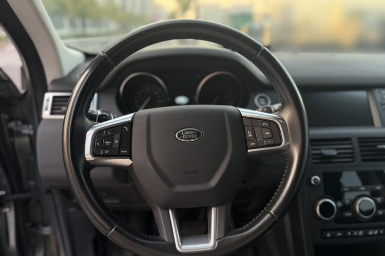 Used Land Rover Discovery Sport 2019 240 PS PURE Edition China VI Standard Interior 5