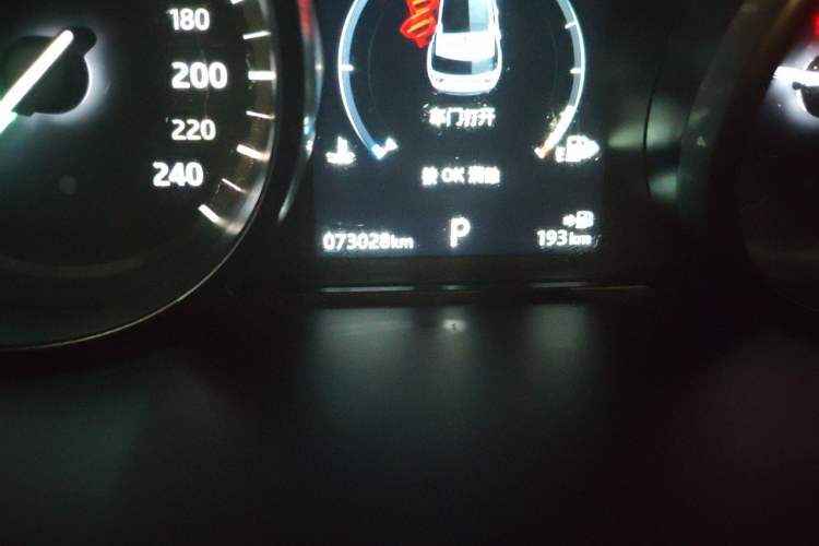 Used Land Rover Discovery Sport 2019 240 PS SE Dynamic Version China VI Standard Odometer Close Up