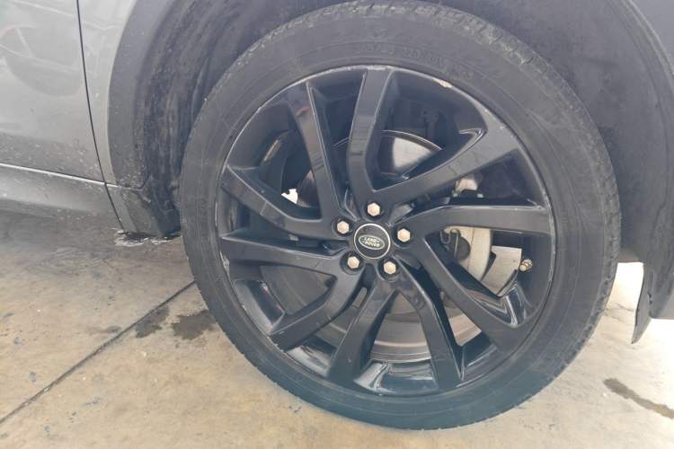 Used Land Rover Discovery Sport 2019 240 PS SE Dynamic Version China VI Standard Right Front Wheel Hub