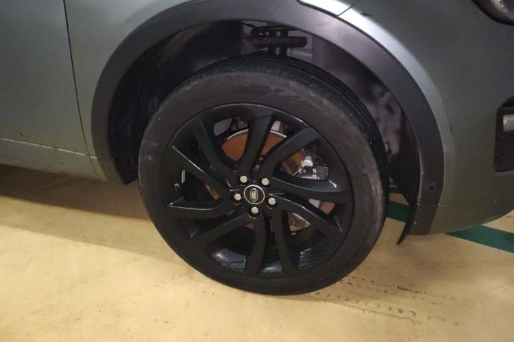 Used Land Rover Discovery Sport 2019 240 PS SE Dynamic Version China VI Standard Right Front Wheel Hub