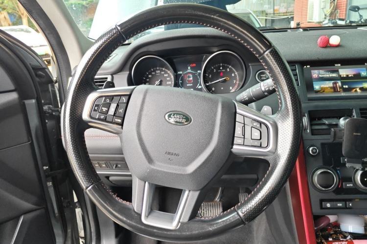 Used Land Rover Discovery Sport 2019 240 PS SE Dynamic Version China VI Standard Steering Wheel