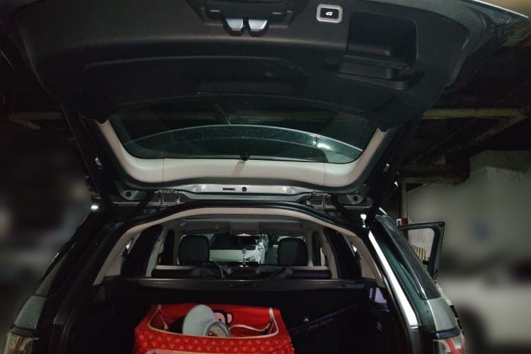 Used Land Rover Discovery Sport 2019 240 PS SE Version China VI Standard Trunk