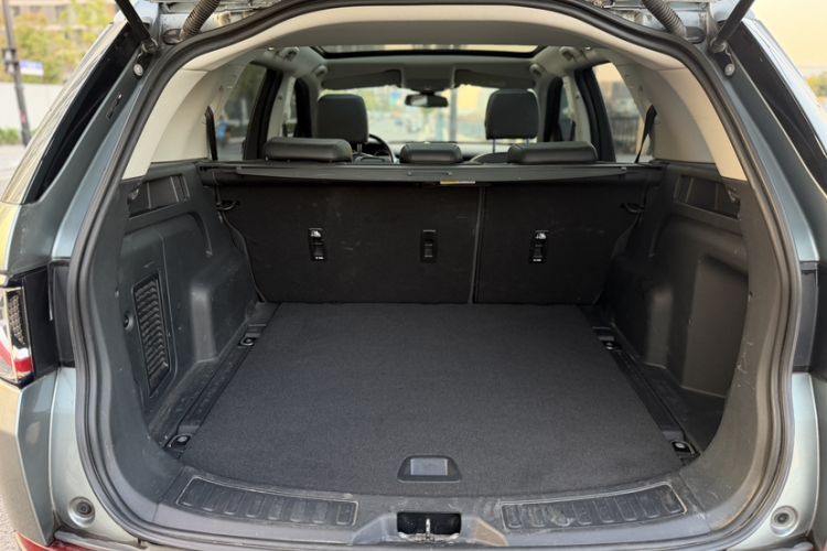 Used Land Rover Discovery Sport 2019 240 PS PURE Edition China VI Standard Trunk