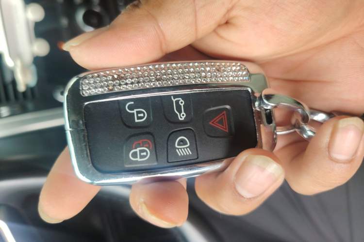 Used Land Rover Discovery Sport 2019 240 PS SE Version China V Standard Vehicle Key