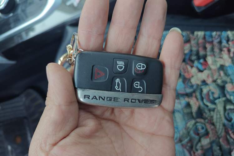 Used Land Rover Discovery Sport 2019 240 PS HSE Version China VI Standard Vehicle Key