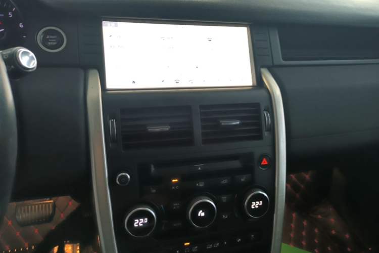 Used Land Rover Discovery Sport 2019 240 PS HSE Version China VI Standard Audio And AC Panel