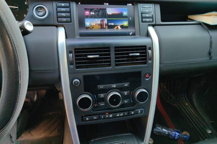 Used Land Rover Discovery Sport 2019 240 PS SE Version China VI Standard Audio And AC Panel