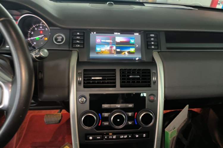 Used Land Rover Discovery Sport 2019 240 PS SE Version China VI Standard Audio And AC Panel