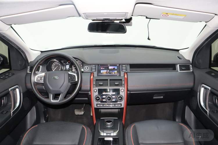 Used Land Rover Discovery Sport 2019 240 PS SE Dynamic Version China VI Standard Audio And AC Panel