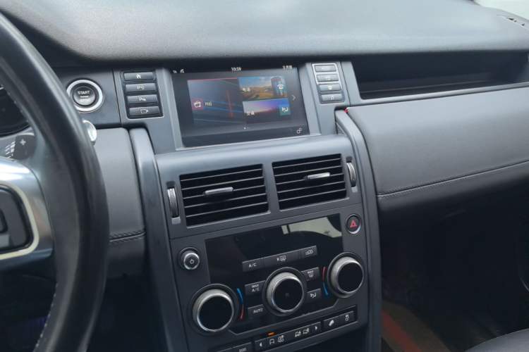 Used Land Rover Discovery Sport 2019 240 PS PURE Edition China V Standard Audio And AC Panel