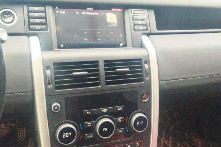 Used Land Rover Discovery Sport 2019 240 PS SE Version China V Standard Audio And AC Panel