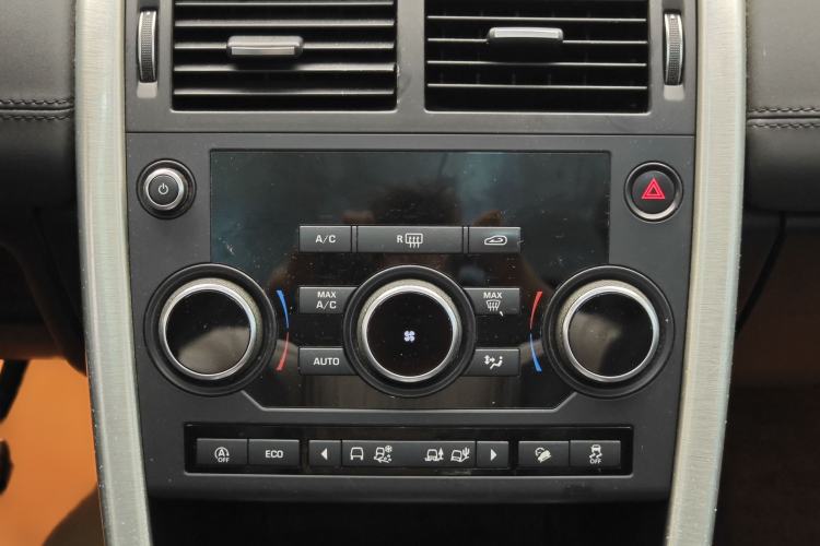 Used Land Rover Discovery Sport 2019 240 PS SE Version China VI Standard Audio And AC Panel