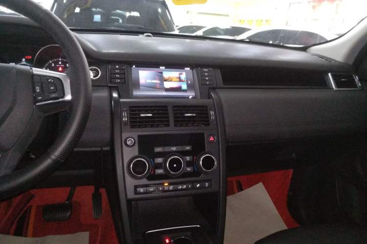 Used Land Rover Discovery Sport 2019 200PS PURE Edition China VI Standard Audio And AC Panel