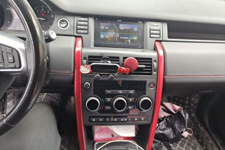 Used Land Rover Discovery Sport 2019 240 PS SE Dynamic Version China V Standard Audio And AC Panel