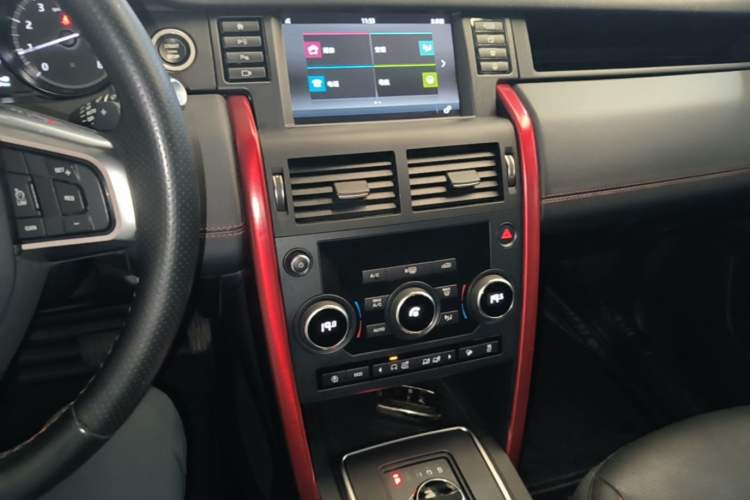 Used Land Rover Discovery Sport 2019 240 PS SE Dynamic Version China VI Standard Audio And AC Panel